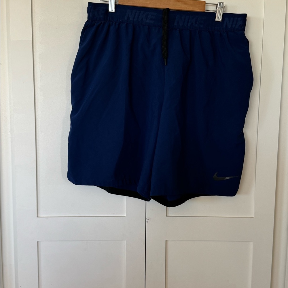 Nike Men's Blue athletic drawstring Shorts